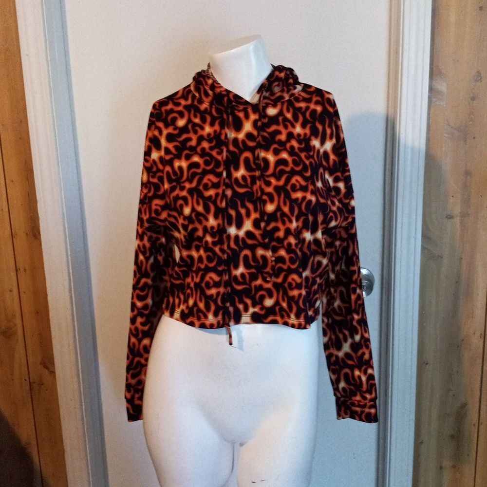 Yummy Soft Long Sleeves Cropped Style Hoodie Size Medium - Picture 7 of 12